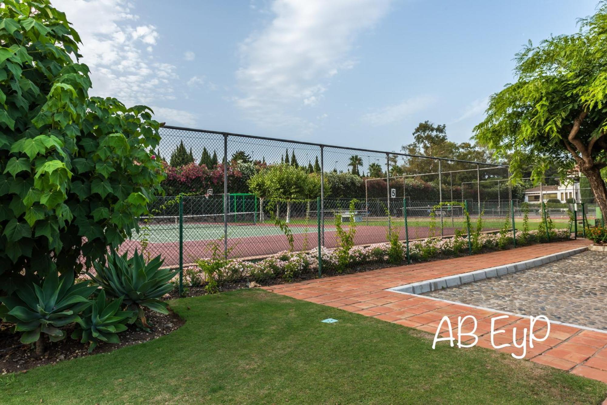 Alcazaba Beach Apartment Estepona Exterior foto