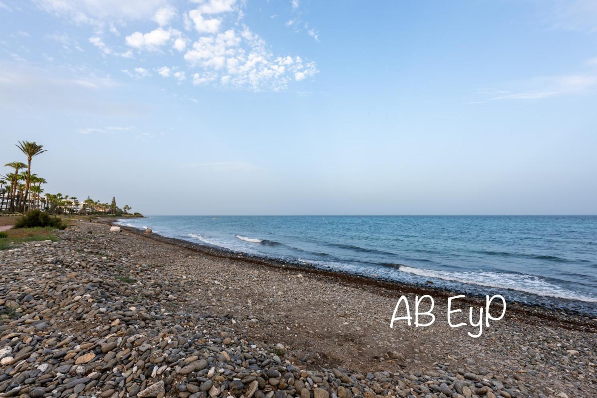 Alcazaba Beach Apartment Estepona Exterior foto