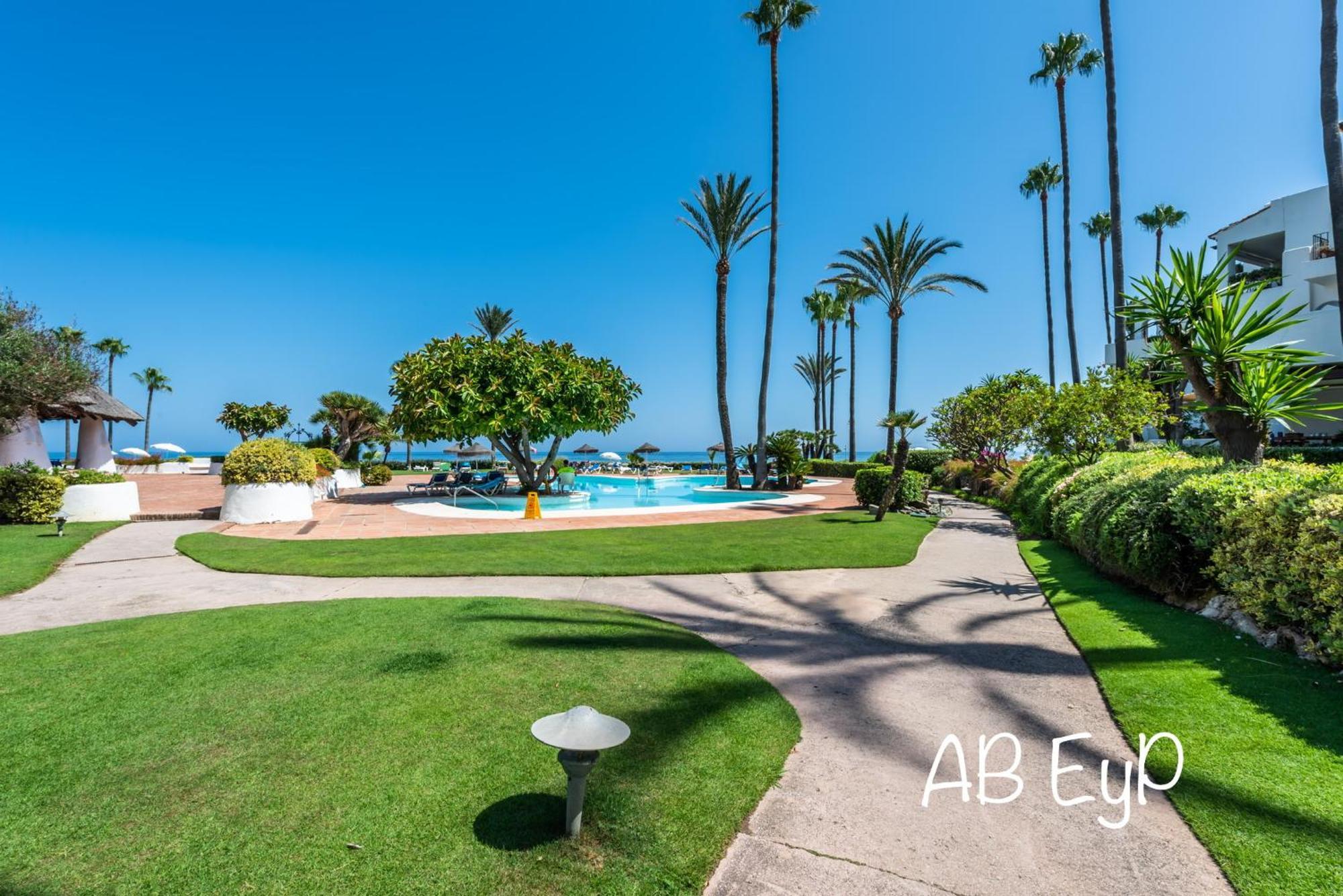 Alcazaba Beach Apartment Estepona Exterior foto