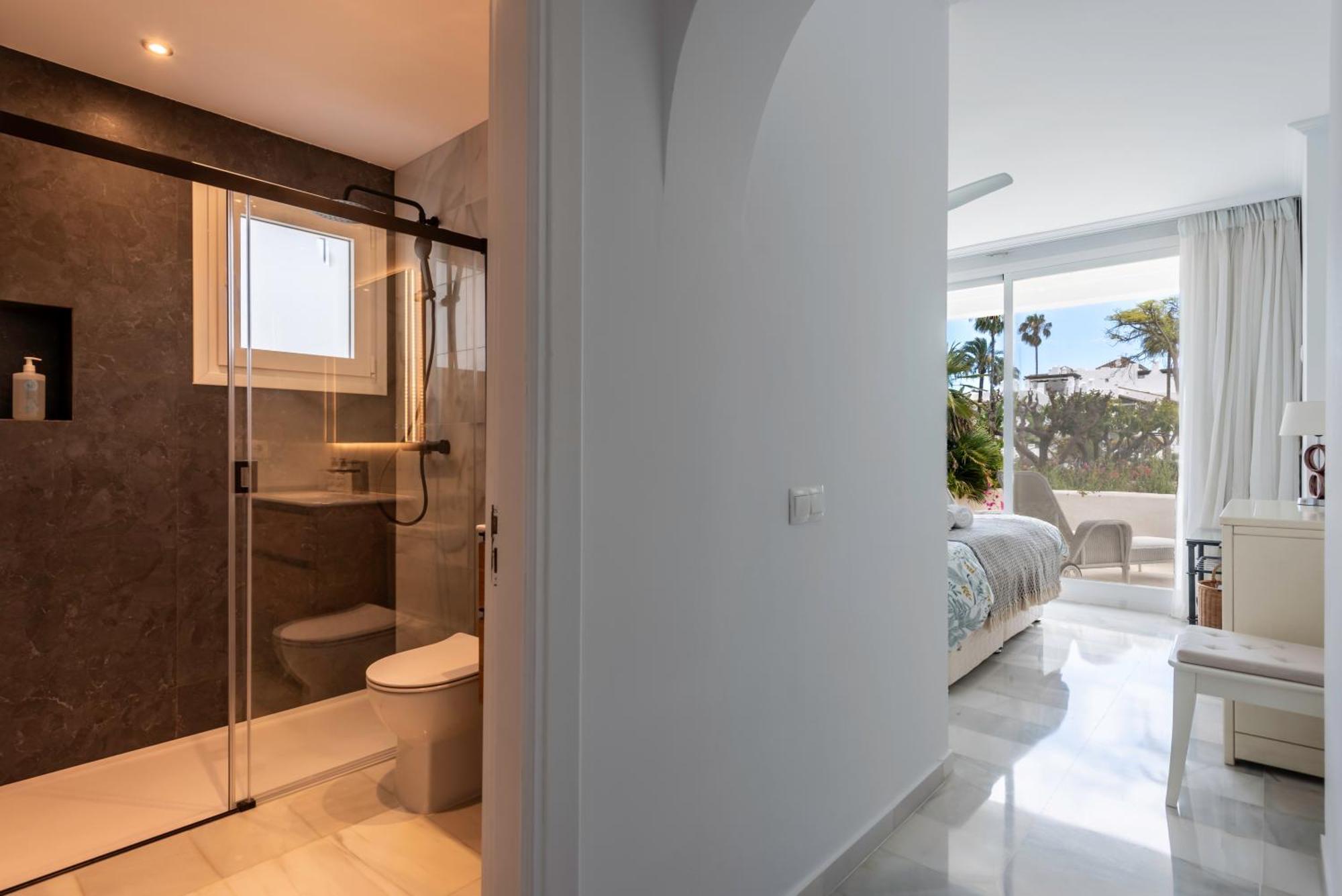 Alcazaba Beach Apartment Estepona Exterior foto